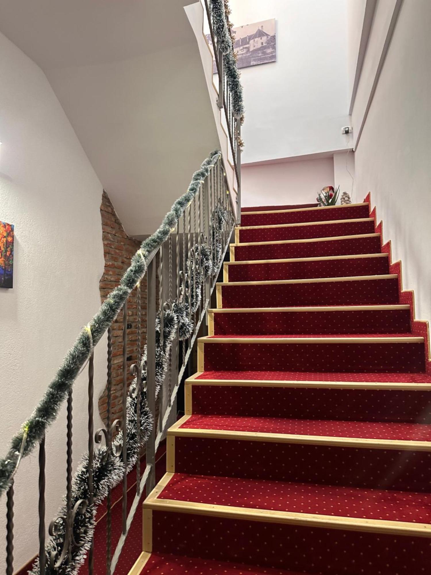 Pensiunea SADA Fagaras Bagian luar foto