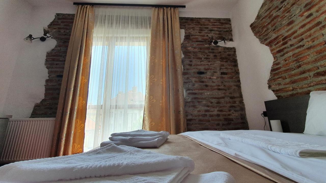 Pensiunea SADA Fagaras Bagian luar foto